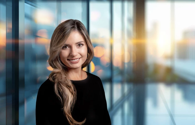 Professional Headshot of Sarah Uneaten